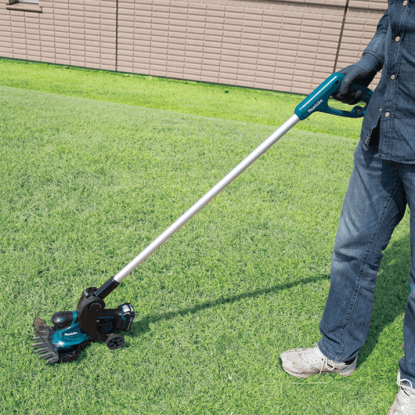Makita UM600DWYE 12V Cordless Grass Shears CXT-series | Makita by KHM Megatools Corp. Makita UM600DWYE 12V Cordless Grass Shears CXT-series | Makita by KHM Megatools Corp.